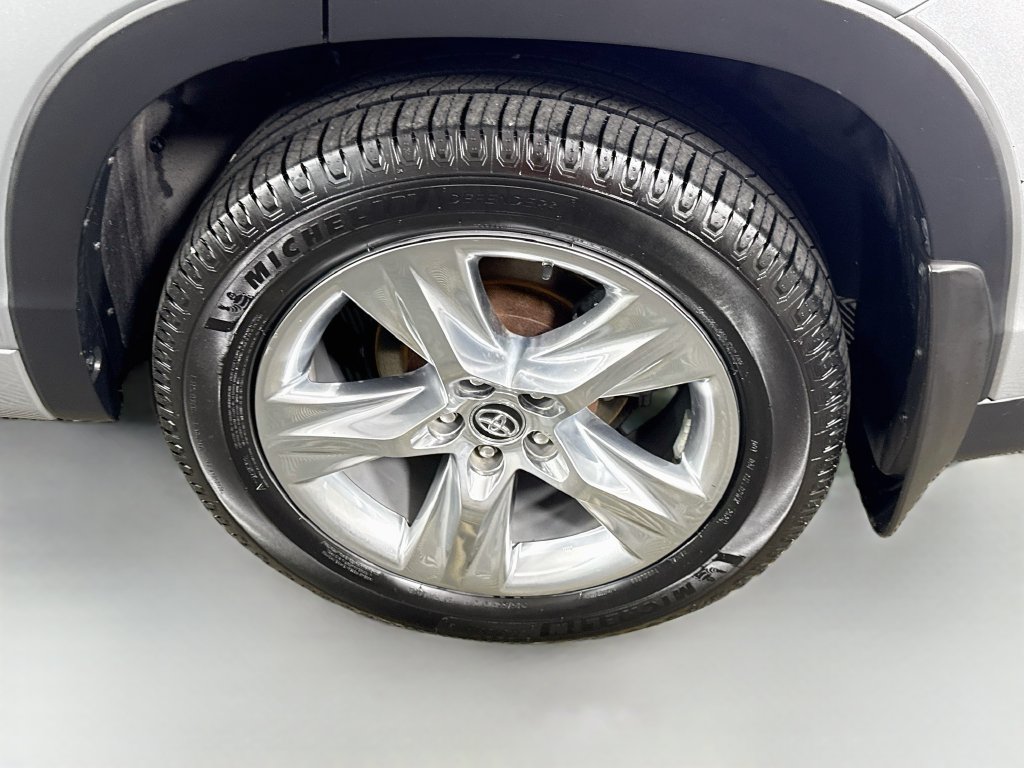 Certified 2018 Toyota Highlander Limited AWD/4WD image 36