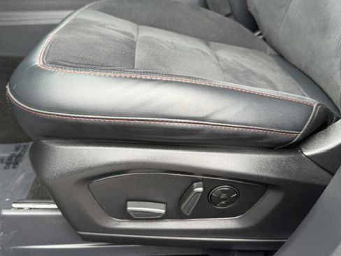 Used 2025 Ford Explorer ST image 13