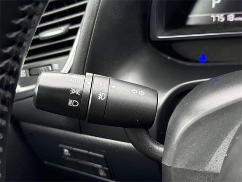 Used 2018 MAZDA MAZDA3 Grand Touring image 25