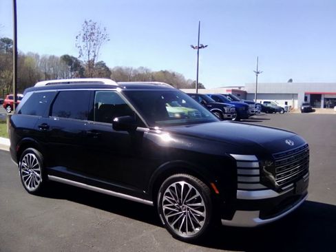 Used 2026 Hyundai Palisade Calligraphy image 1