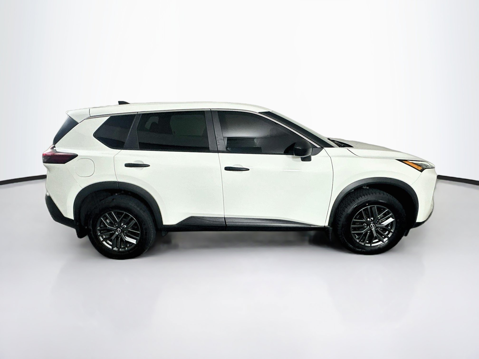 Used 2023 Nissan Rogue S FWD image 10