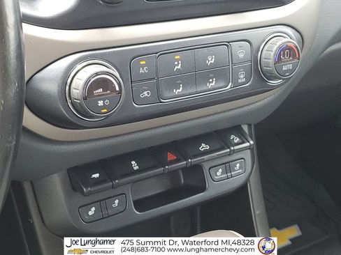 Used 2018 Chevrolet Colorado Z71 AWD/4WD image 17