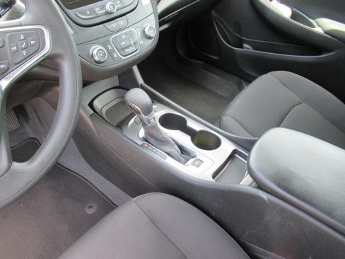 Used 2024 Chevrolet Malibu LS FWD image 15