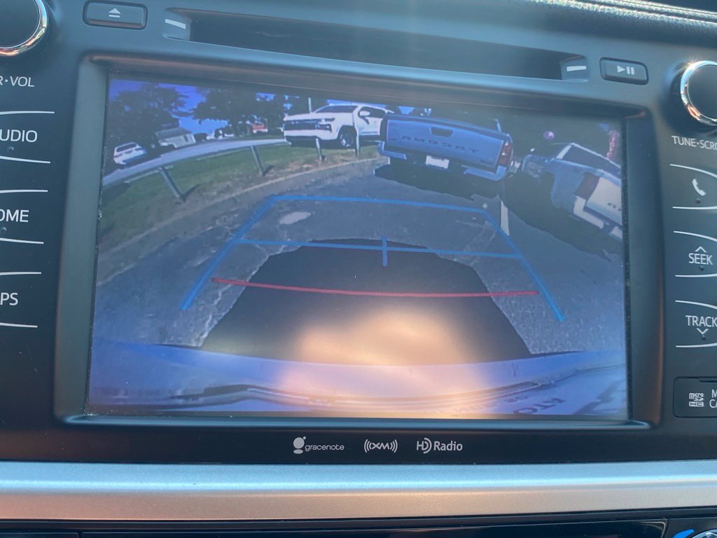 Used 2016 Toyota Highlander XLE FWD image 29
