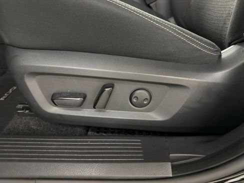 Used 2023 Nissan Rogue SV AWD/4WD image 7