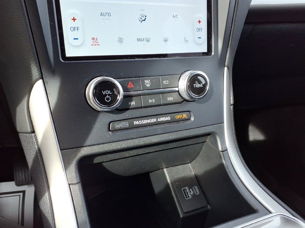 Certified 2024 Ford Edge SEL w/ Convenience Package AWD/4WD image 22