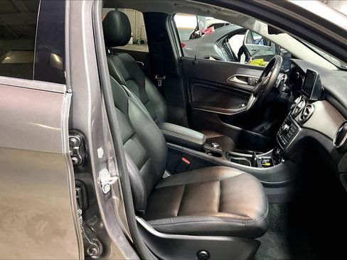 Used 2015 Mercedes-Benz GLA 250 GLA 250 image 8