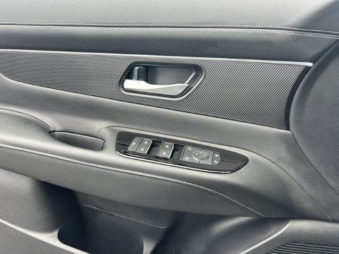 Certified 2025 Nissan Murano SV AWD/4WD image 18