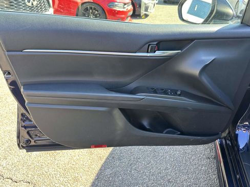 Used 2022 Toyota Camry SE image 12