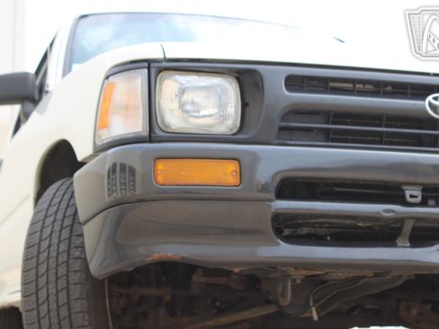 Used 1993 Toyota Pickup 2WD Regular Cab image 27