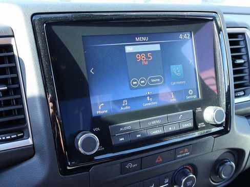 Used 2024 Nissan Frontier SV w/ Technology Package image 5