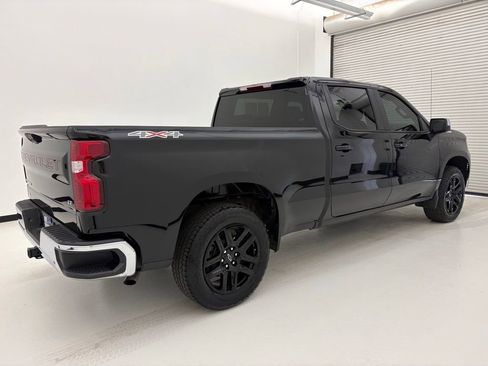 Used 2025 Chevrolet Silverado 1500 LT AWD/4WD image 21