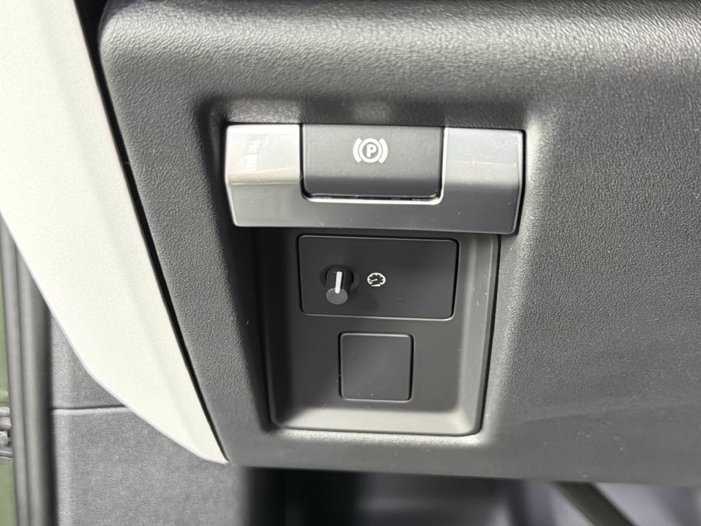 New 2026 Land Rover Defender 110 S AWD/4WD image 23