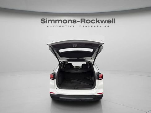 Used 2023 Chevrolet Equinox LT w/ Driver Convenience Package image 1