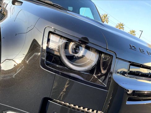 New 2026 Land Rover Defender 130 X-Dynamic SE image 34