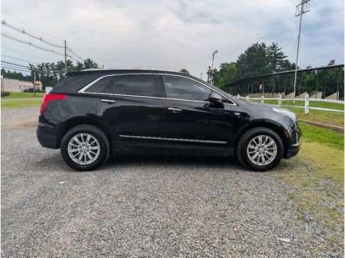 Used 2018 Cadillac XT5 AWD image 4