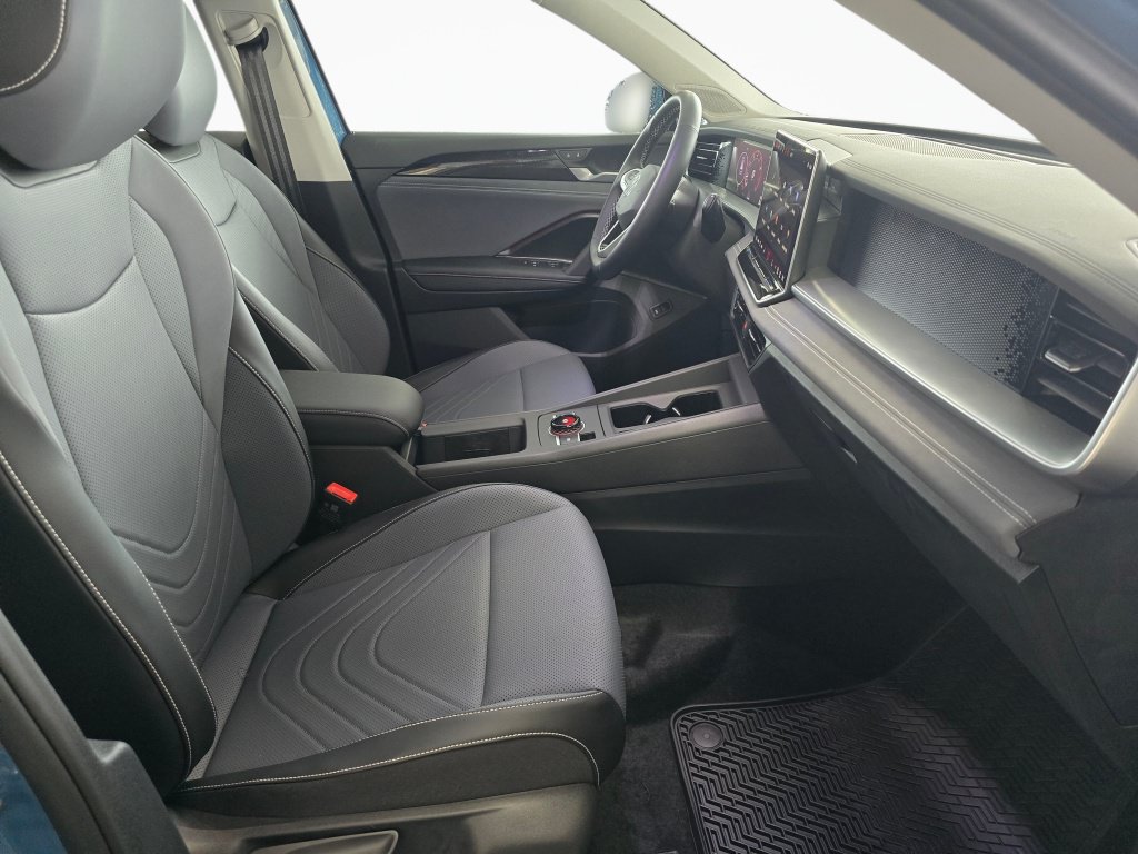 New 2026 Volkswagen Tiguan SE AWD/4WD image 42