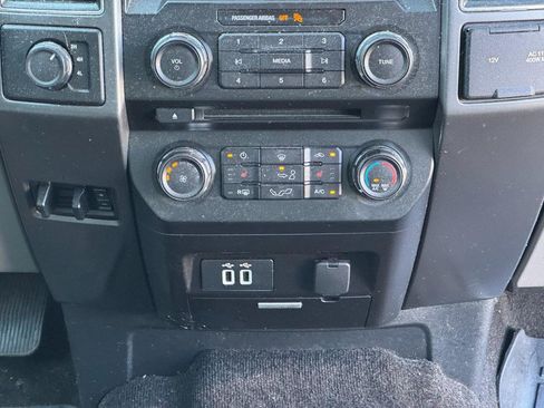 Used 2018 Ford F150 XLT w/ Equipment Group 302A Luxury AWD/4WD image 17