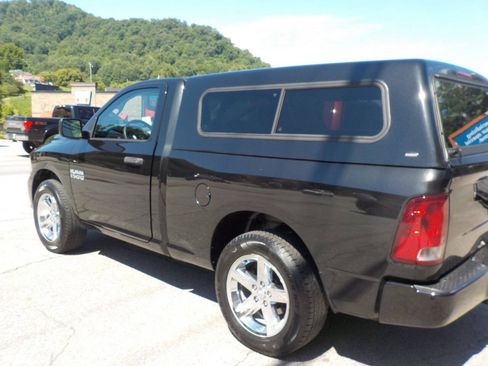 Used 2017 RAM 1500 Express AWD/4WD image 2
