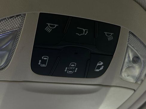 Used 2022 Chrysler Pacifica Touring-L FWD image 25