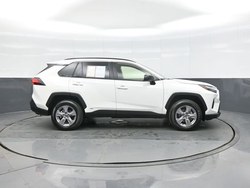 Certified 2025 Toyota RAV4 LE image 8