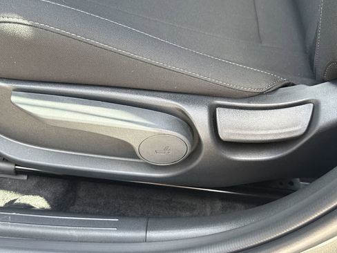 Used 2025 Hyundai Elantra SEL w/ Cargo Package image 17