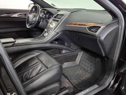 Used 2017 Lincoln MKZ Select image 33