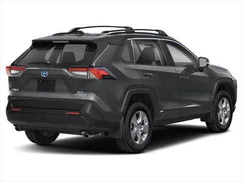 Used 2024 Toyota RAV4 XLE AWD/4WD image 3