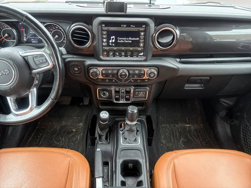 Used 2021 Jeep Wrangler Unlimited Sahara AWD/4WD image 11
