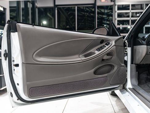 Used 1997 Ford Mustang Convertible image 28