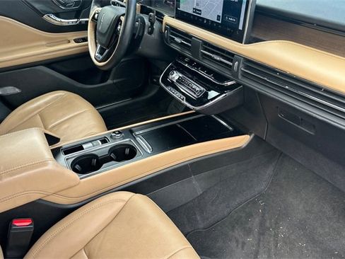 Used 2023 Lincoln Corsair Reserve w/ Equipment Group 201A image 16