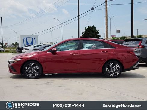 Used 2024 Hyundai Elantra SEL w/ Convenience Package FWD image 4