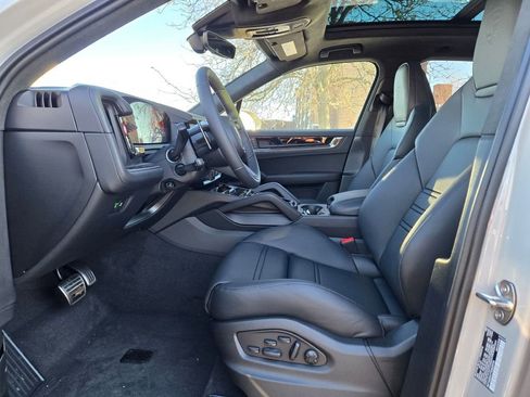 New 2026 Porsche Cayenne GTS AWD/4WD image 19