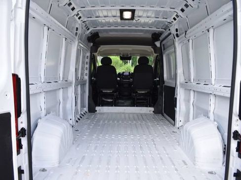 Used 2025 RAM ProMaster 2500 w/ Convenience Group FWD image 13
