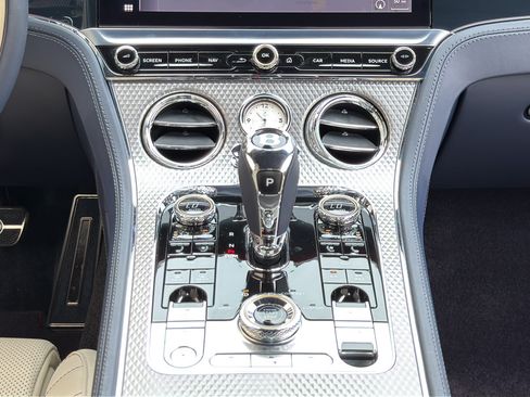 Used 2022 Bentley Continental GT AWD/4WD image 19