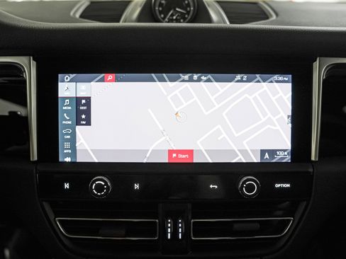 Certified 2022 Porsche Macan S image 23