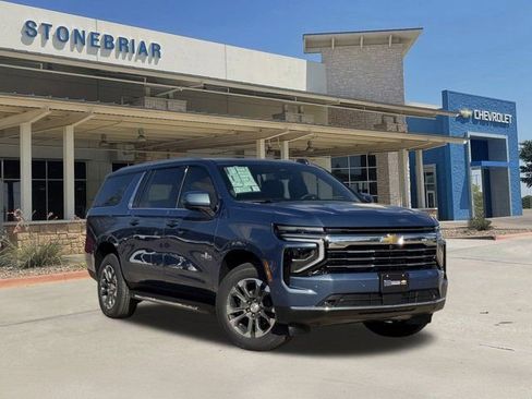 New 2026 Chevrolet Suburban LT w/ Comfort Package image 2