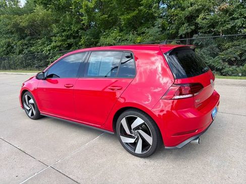 Used 2020 Volkswagen Golf 4-Door FWD image 3