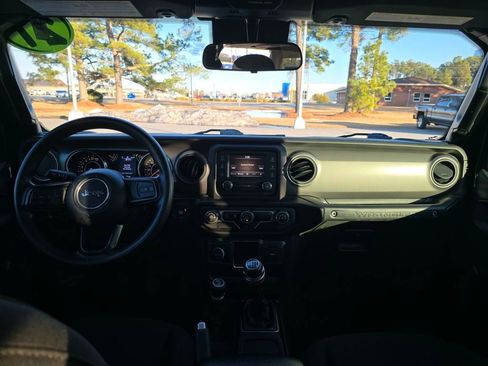 Used 2021 Jeep Wrangler Unlimited Sport image 12