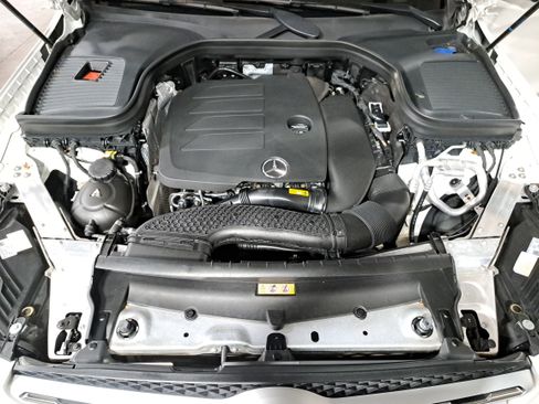Certified 2022 Mercedes-Benz GLC 300 image 32