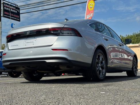 Used 2023 Honda Accord EX image 10