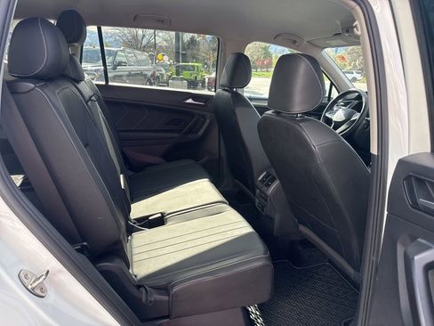 Used 2023 Volkswagen Tiguan SE FWD image 12
