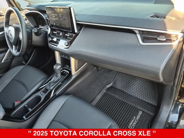 Used 2025 Toyota Corolla Cross XLE AWD/4WD image 37