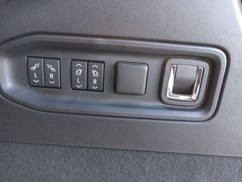 New 2026 Cadillac Vistiq Sport image 27