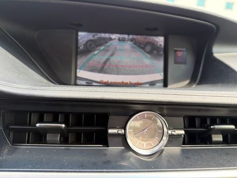 Used 2014 Lexus ES 350 w/ Luxury Package FWD image 18