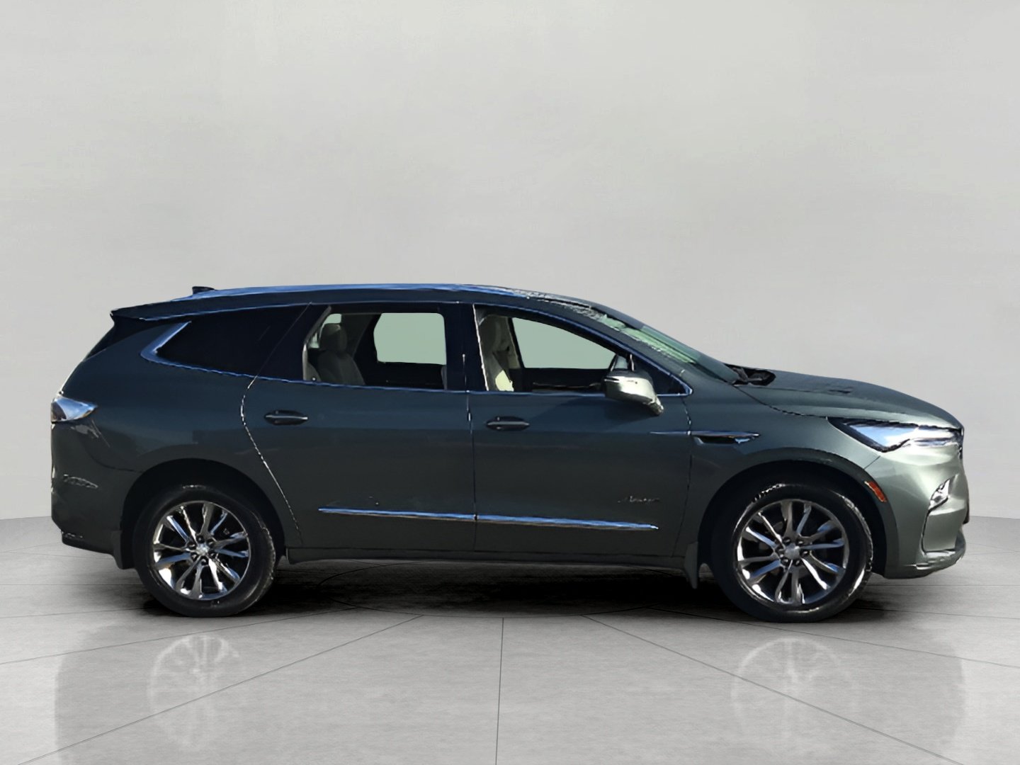 Certified 2022 Buick Enclave Avenir w/ Avenir Technology Package AWD/4WD image 4