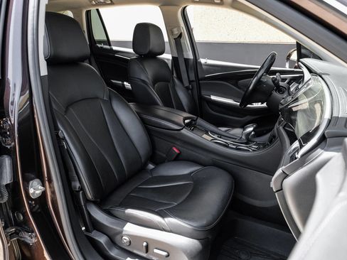 Used 2020 Buick Envision Essence AWD/4WD image 30