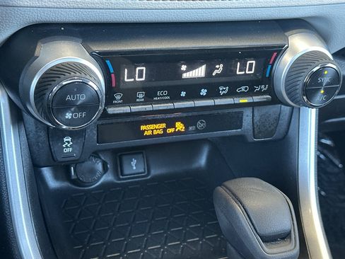 Certified 2021 Toyota RAV4 XLE w/ Convenience Package AWD/4WD image 19