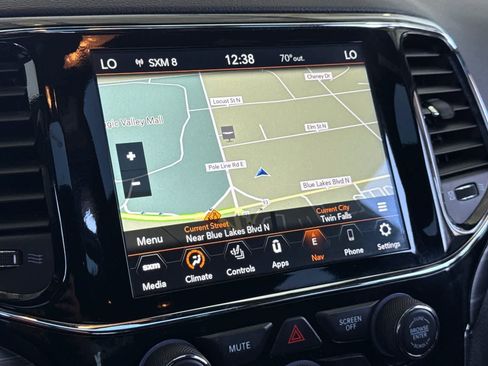Used 2019 Jeep Grand Cherokee Altitude AWD/4WD image 21
