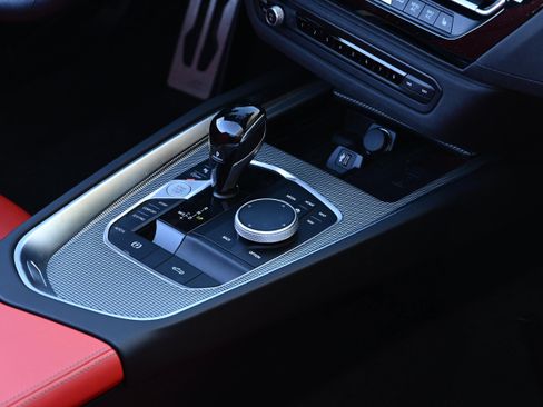 Certified 2025 BMW Z4 M40i w/ Premium Package image 32